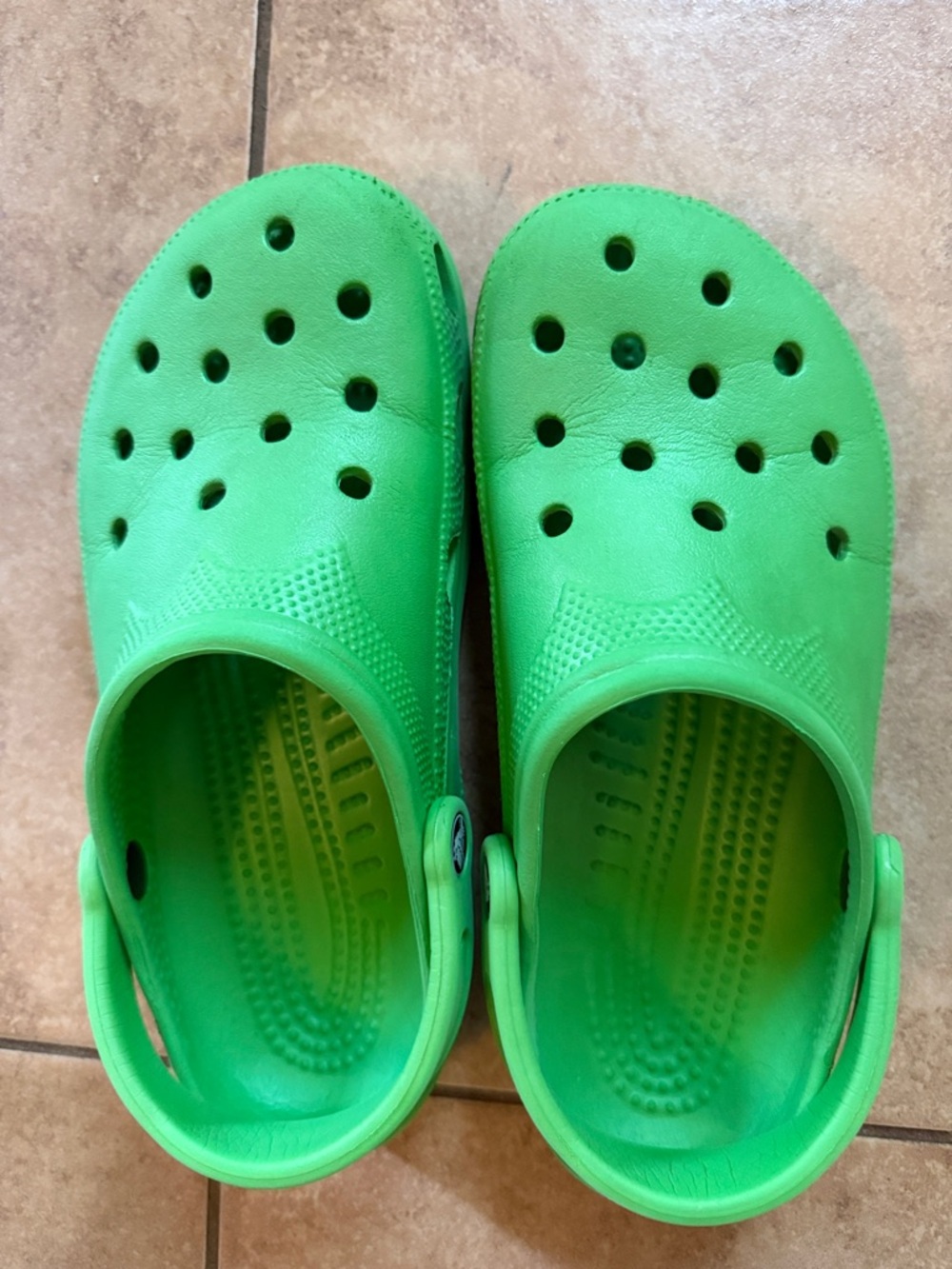 CROCS Women’s Bright Green Classic Clogs